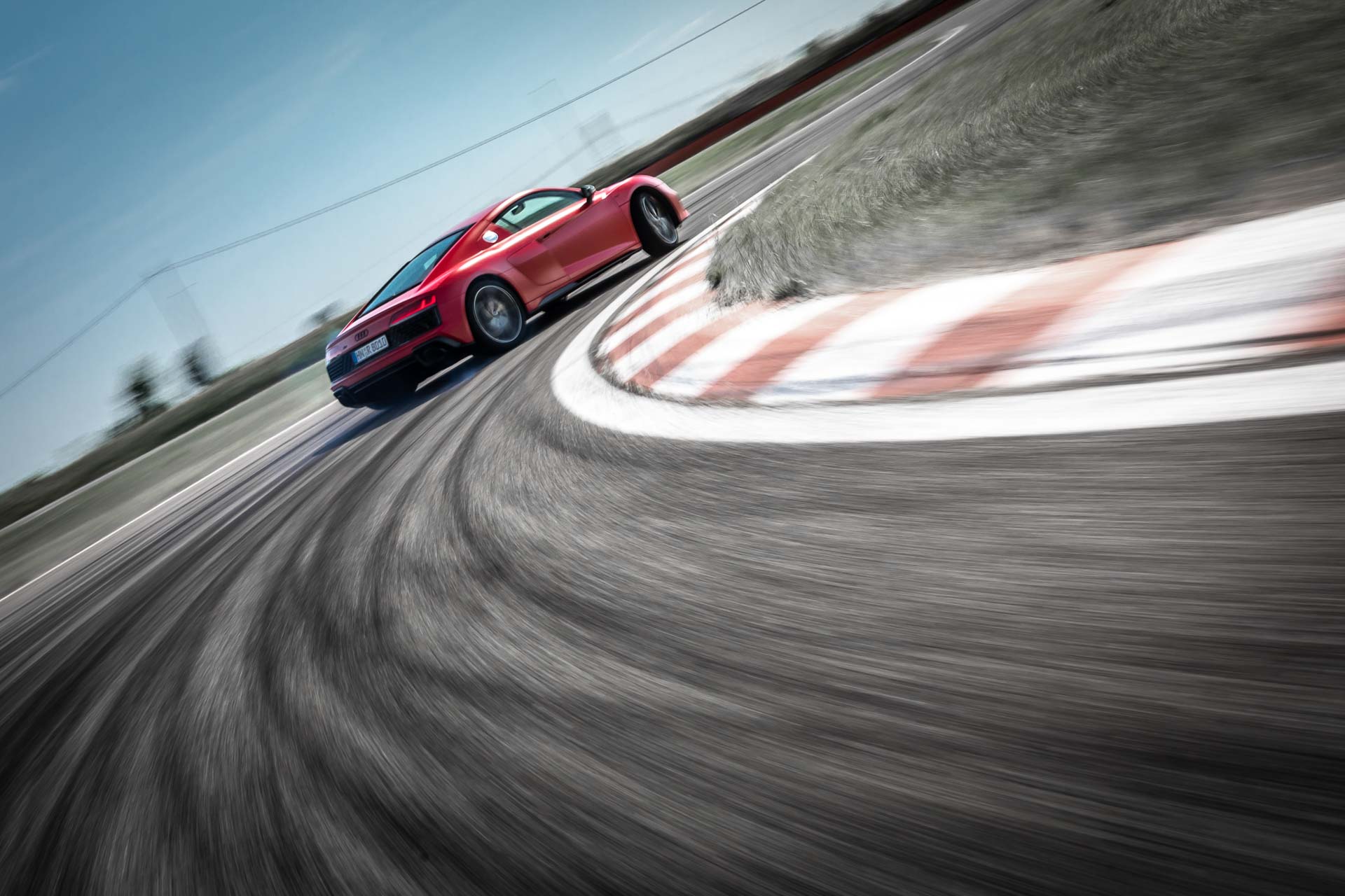 Una Audi R8 durante le sessioni di prova a Vairano