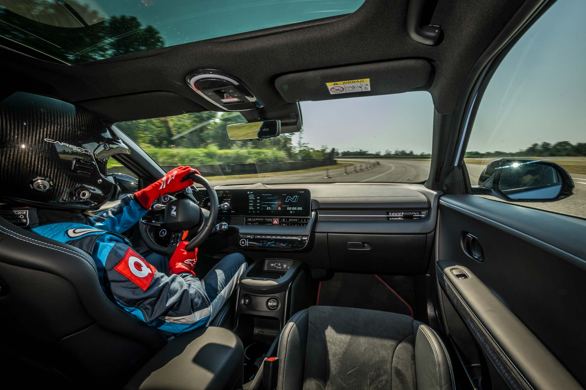 Alla Guida di una Hyundai Ioniq 5 N