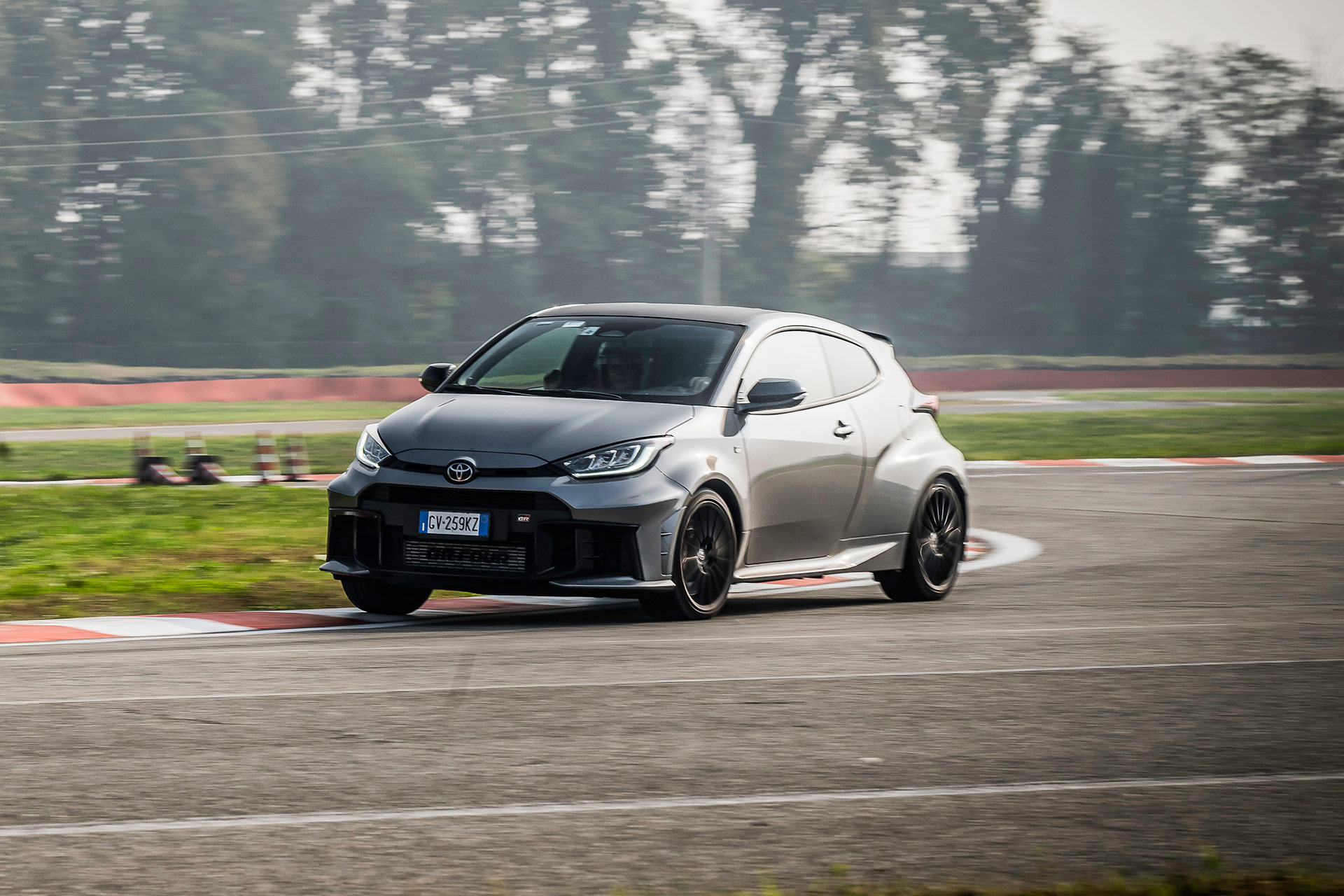 Auto in pista a Vairano