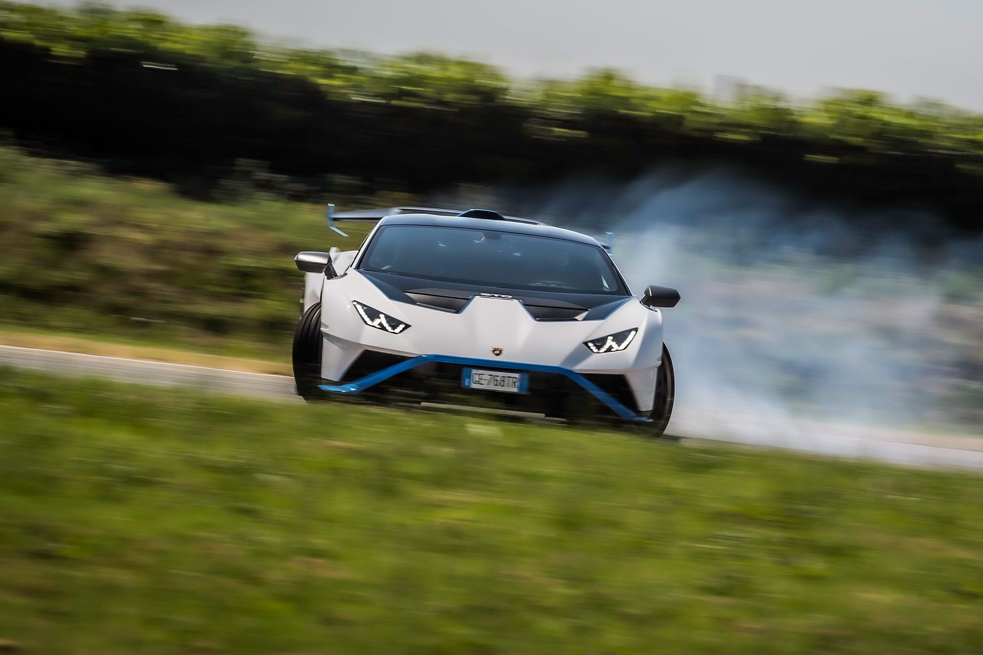 Auto in pista a Vairano