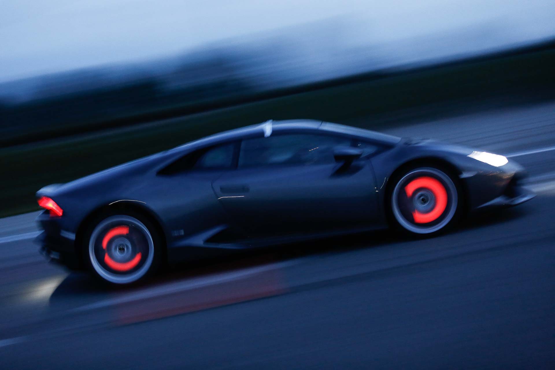 Una Lamborghini durante una prova di durata